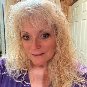 Meet your Posher, Deborah